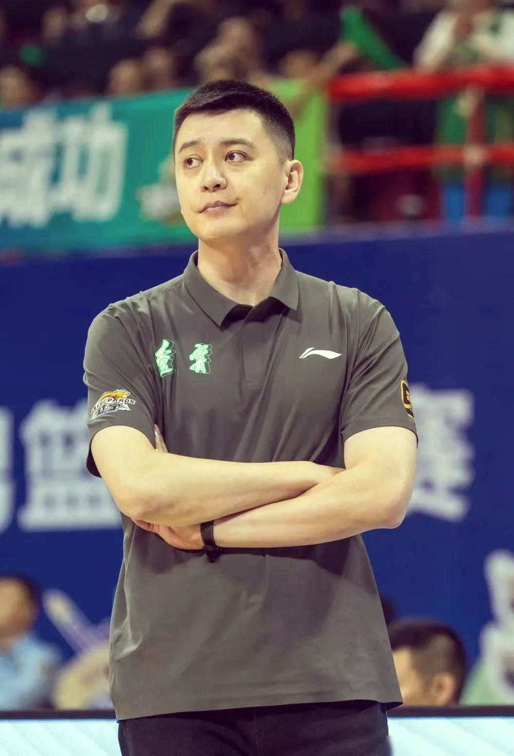 爱游戏官网-辽宁本钢集结日手感冰凉皇家社会今晨伤情更新，现场解说直呼：里昂队长鼓劲的简单介绍